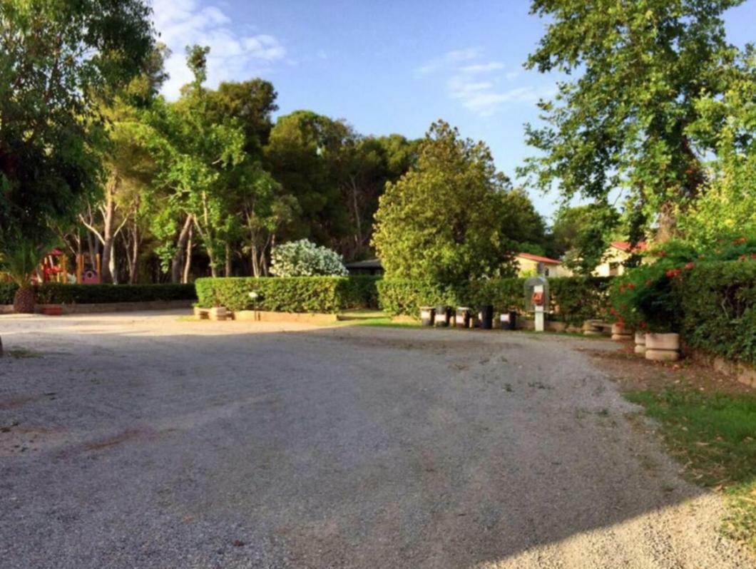 Camping Due Mari Villa Ovile la Marinella Exterior photo